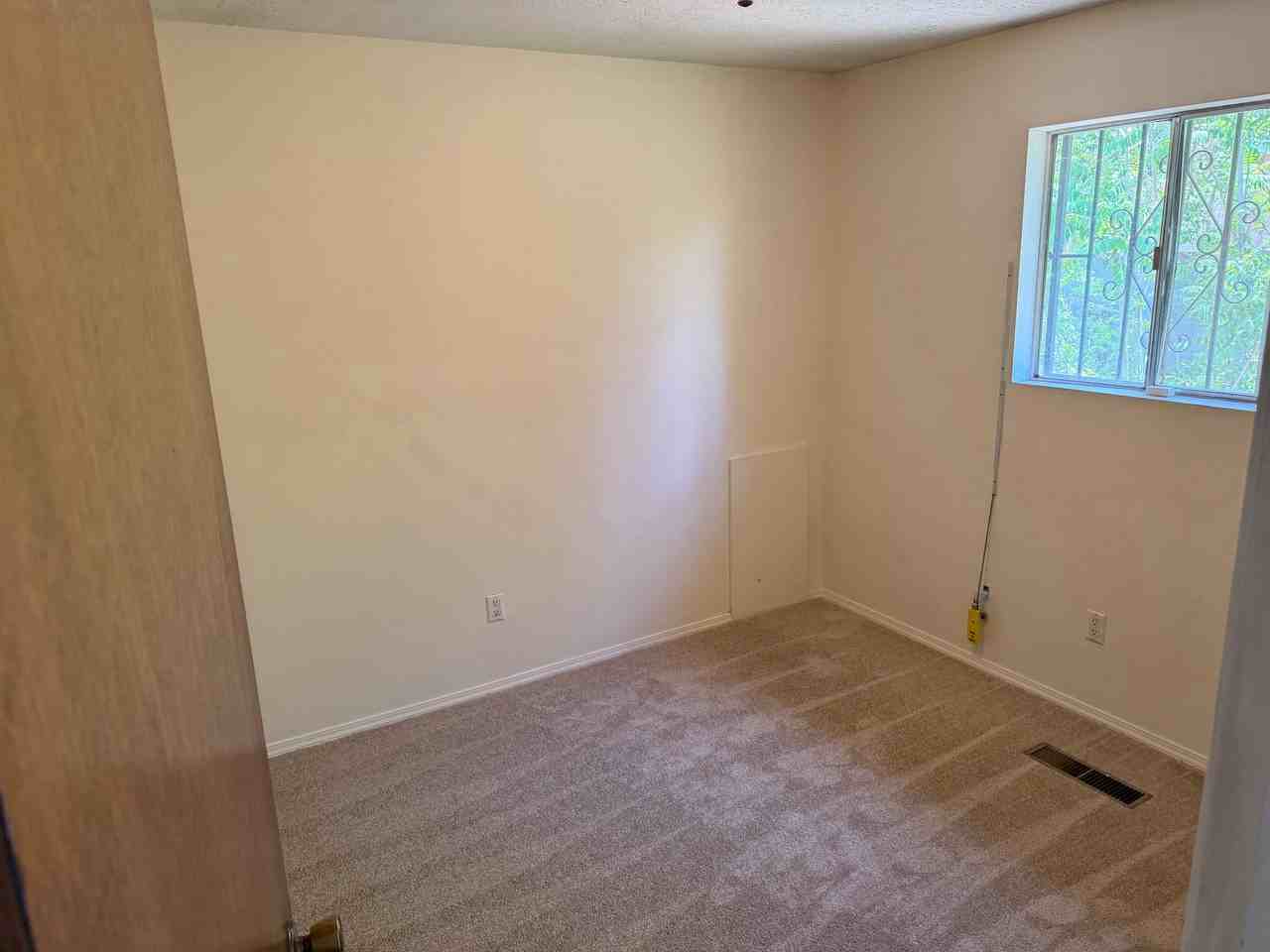 1603 Ben San Ave - Photo 4 of 16