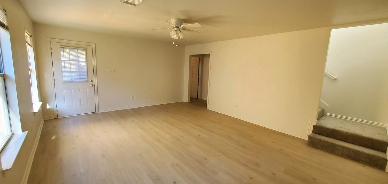 13637 Biggs St - Photo 4 of 12