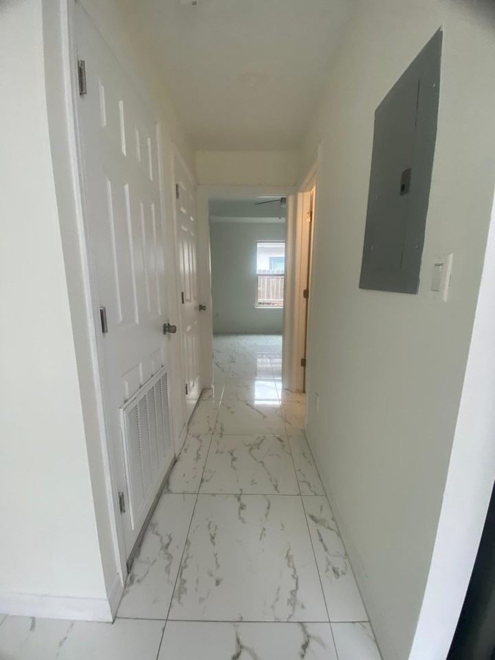 2702 Larkspur Ave #6 - Photo 5 of 13