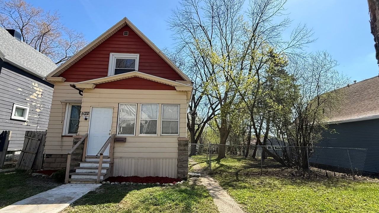 5032 N 32nd St - Photo 2 of 11