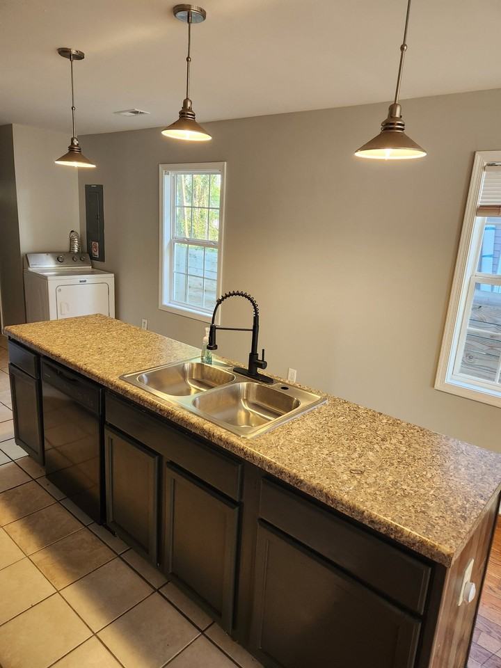1808 Edwards Ave - Photo 3 of 7