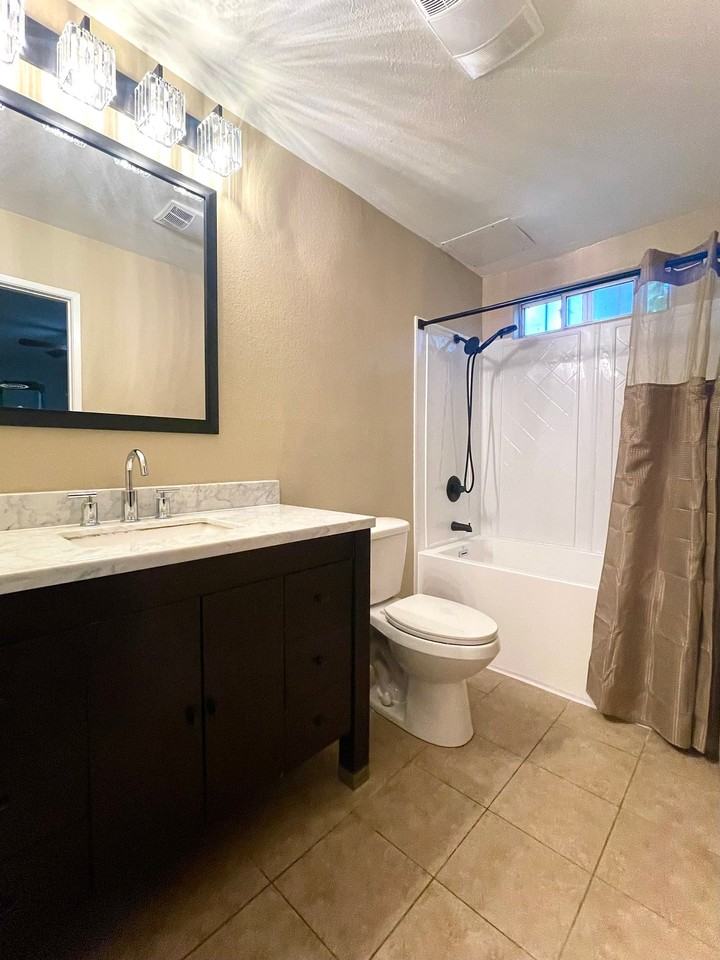 3035 S Palm Grove Ave - Photo 4 of 16