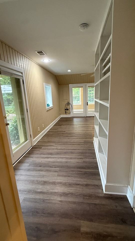 702 Defense Hwy #B - Photo 7 of 28