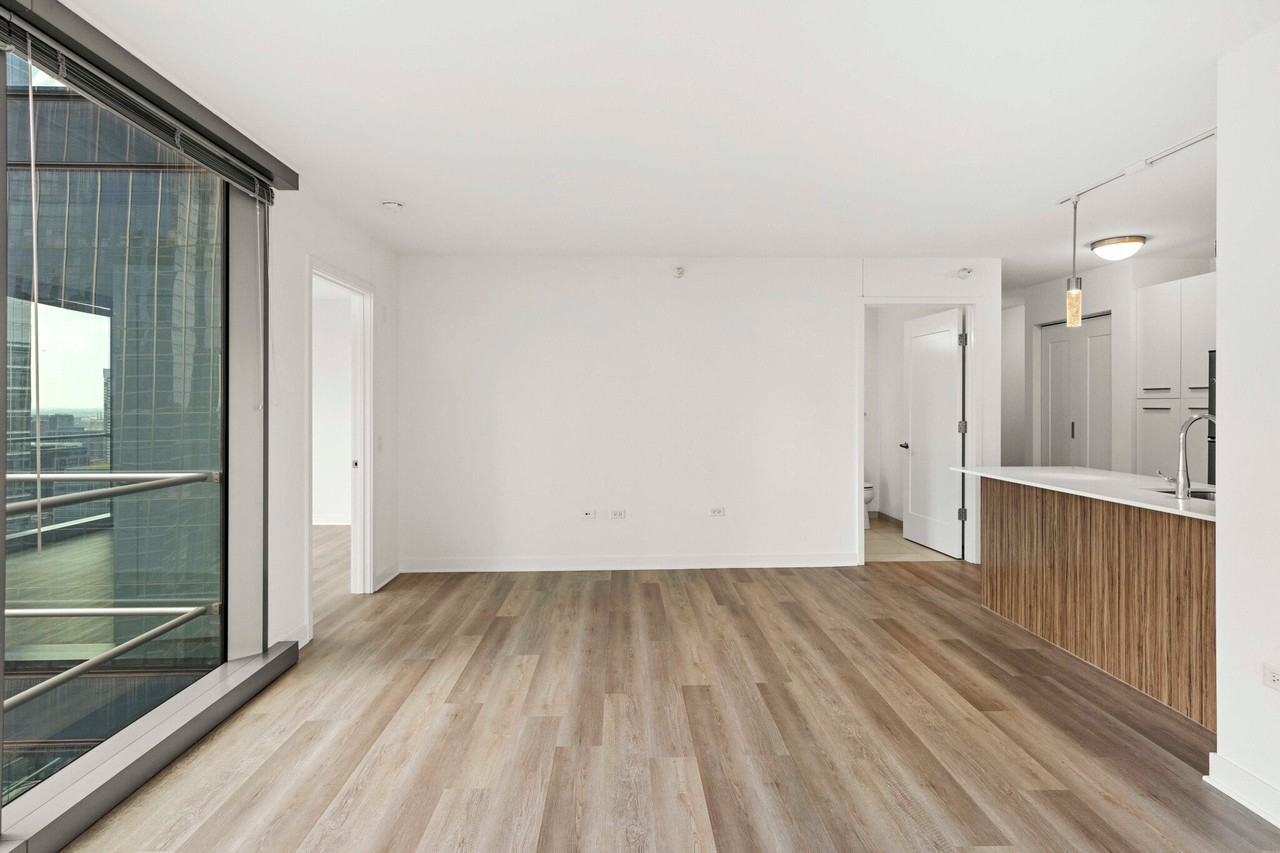 345 W Wolf Point Plz - Photo 6 of 19