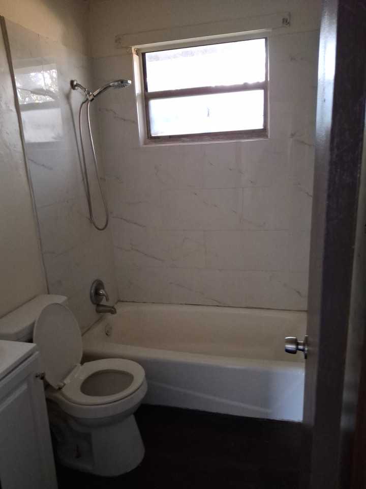 1845 W 13th St #1 - Photo 3 of 8
