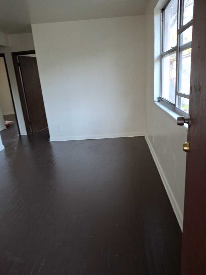 1845 W 13th St #1 - Photo 7 of 8