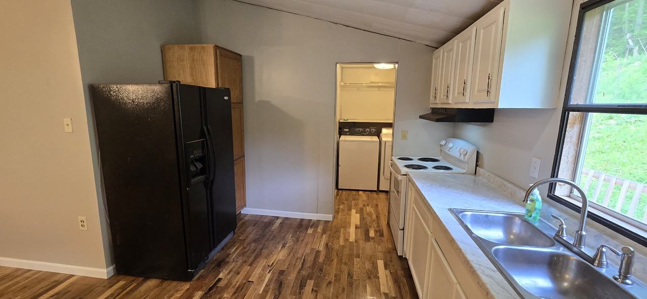 584 Mountain Spur Dr #NA - Photo 5 of 33