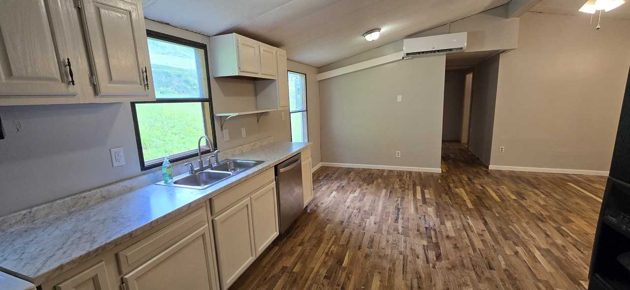 584 Mountain Spur Dr #NA - Photo 7 of 33