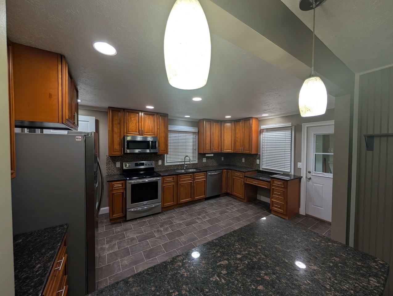 617 W Q St #NA - Photo 6 of 21