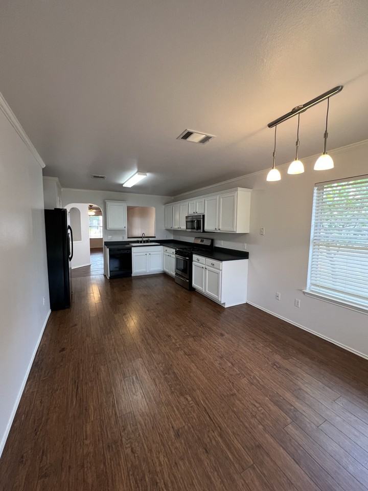 1816 Friars Tale Ln #NA - Photo 2 of 12