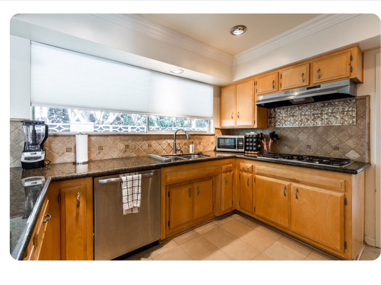 15707 Varden St #NA - Photo 4 of 39