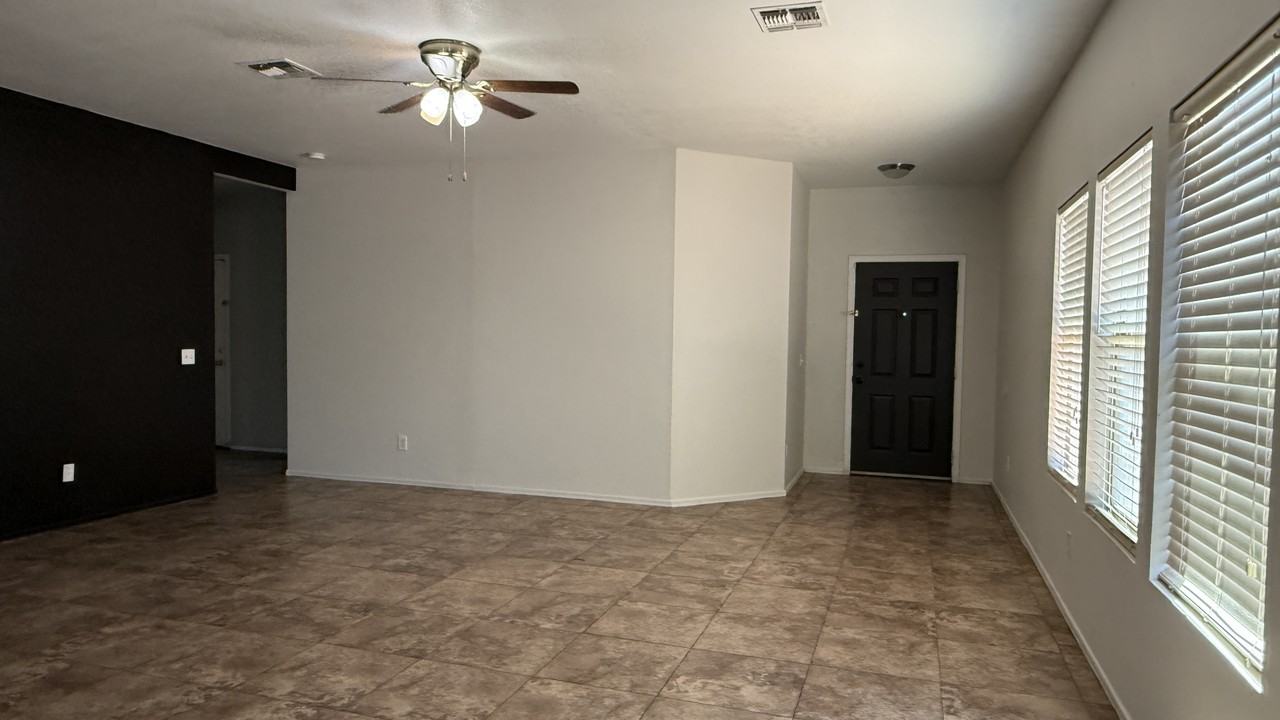 4604 North 92nd Lane - Photo 2 of 10
