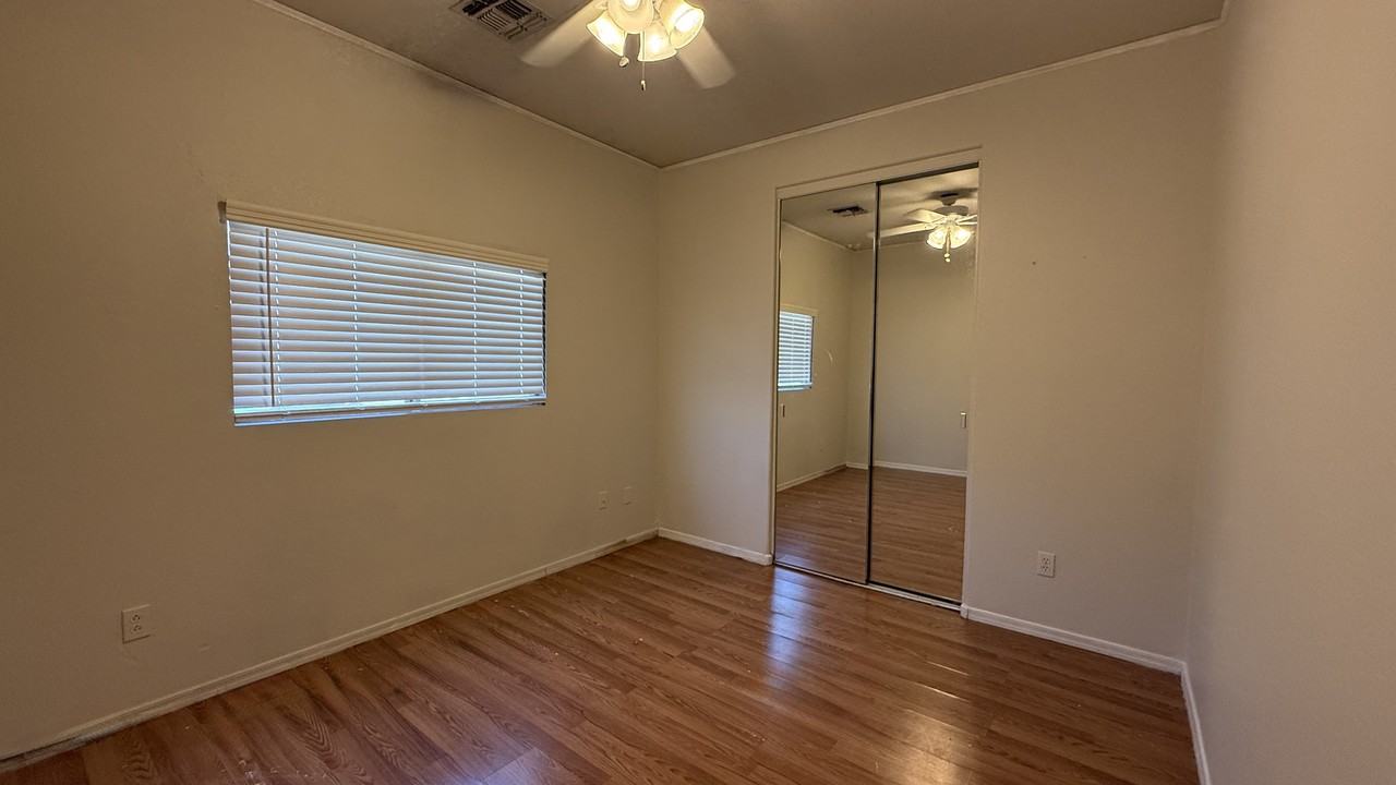4604 North 92nd Lane - Photo 7 of 10