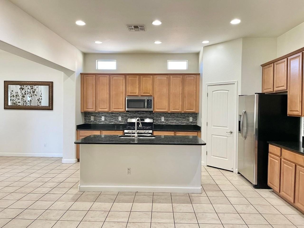 638 E Charlevoix Ave - Photo 3 of 12