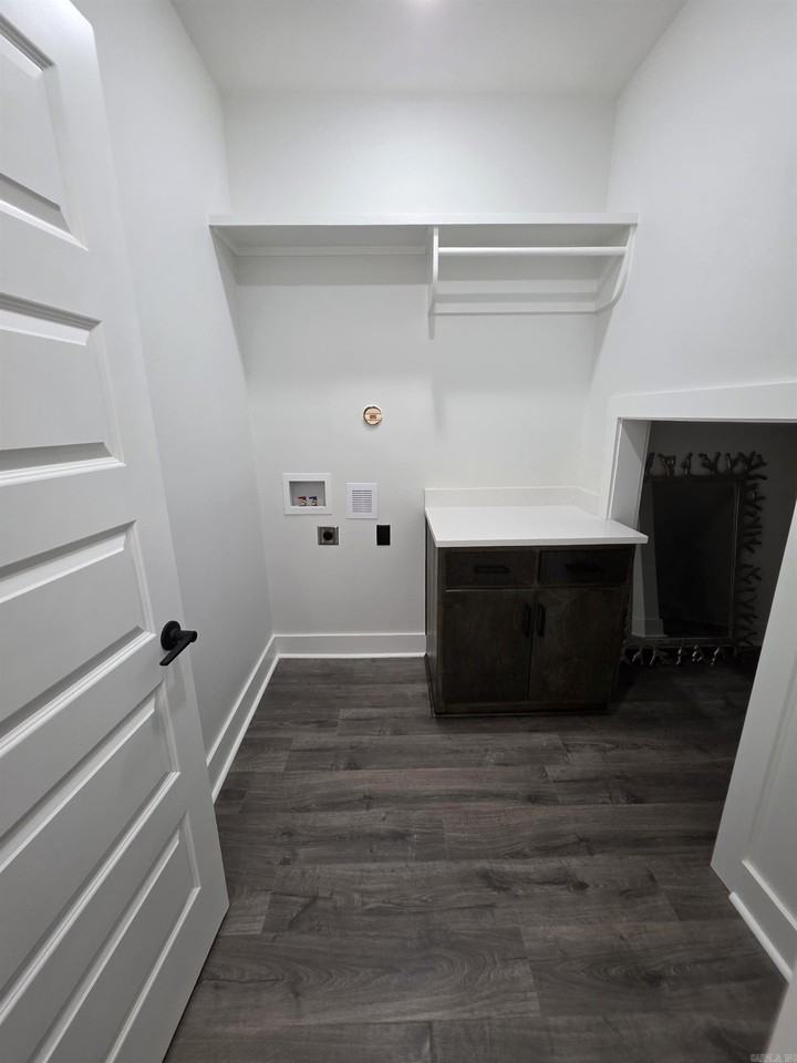 1812 E 4th St - Photo 4 of 17