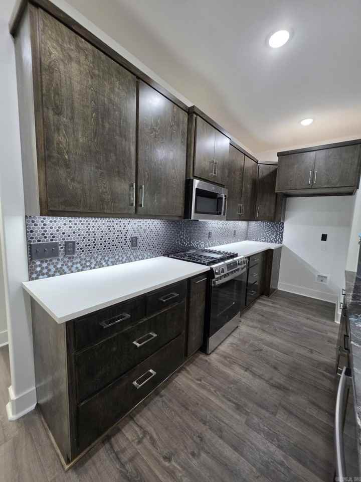 1812 E 4th St - Photo 5 of 17