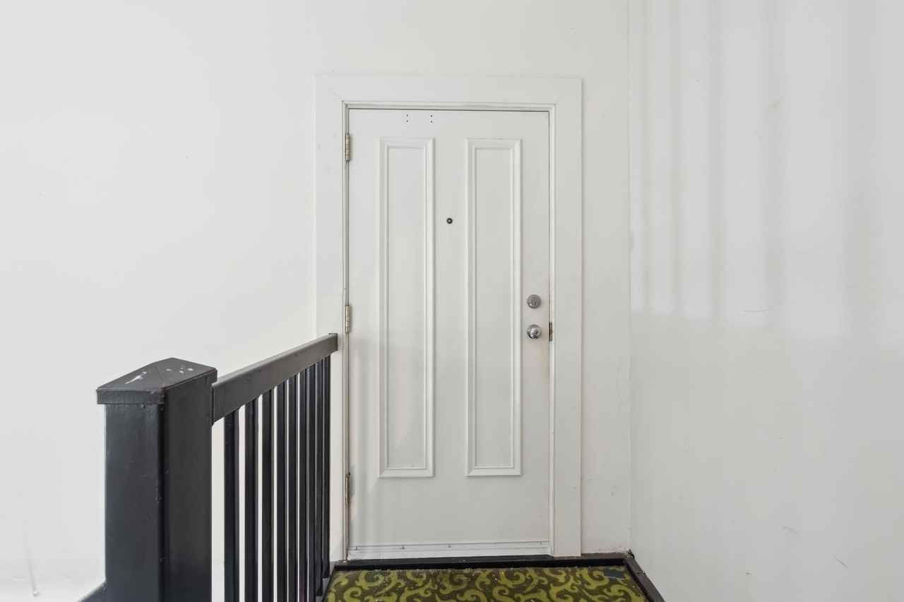 233 King St #C - Photo 2 of 25