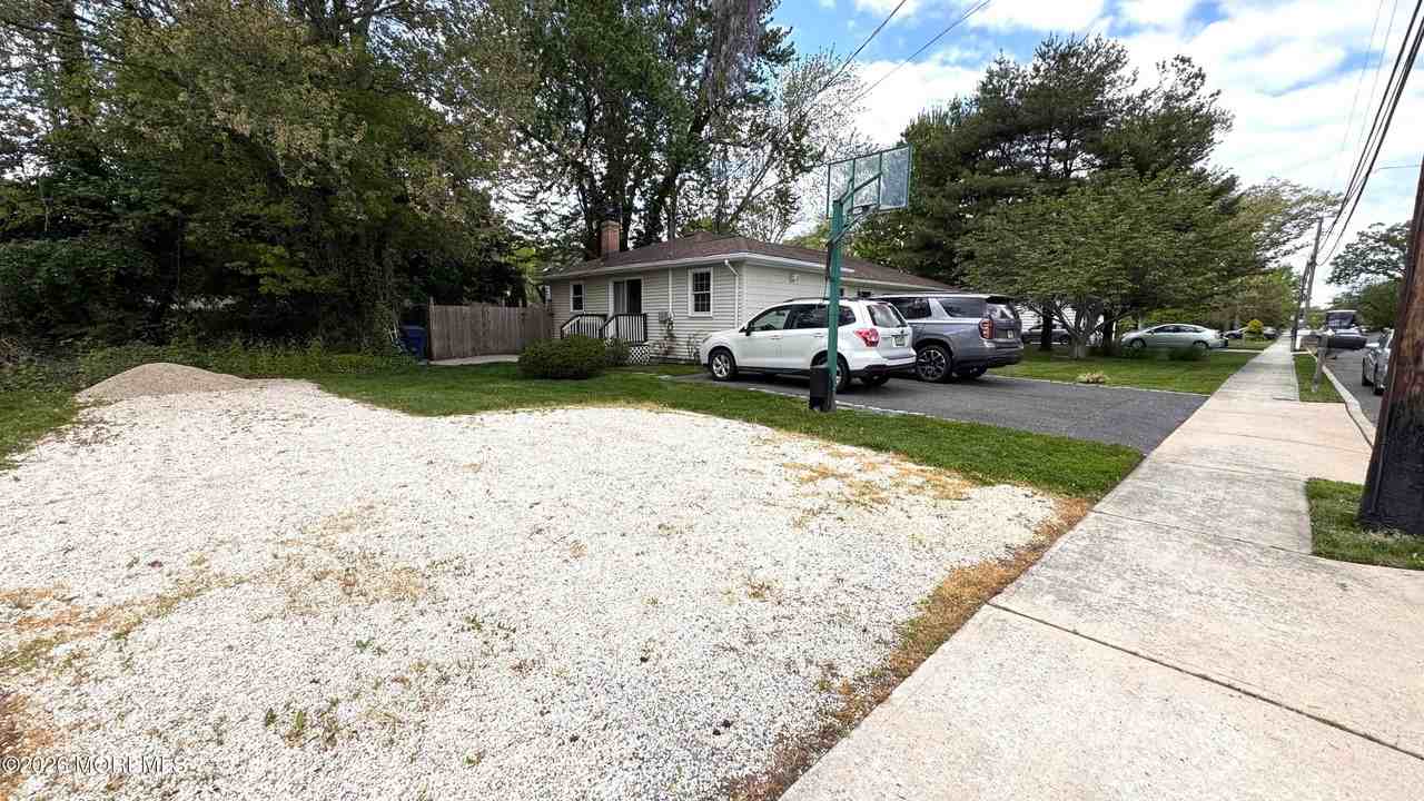 1210 Allaire Ave - Photo 3 of 16