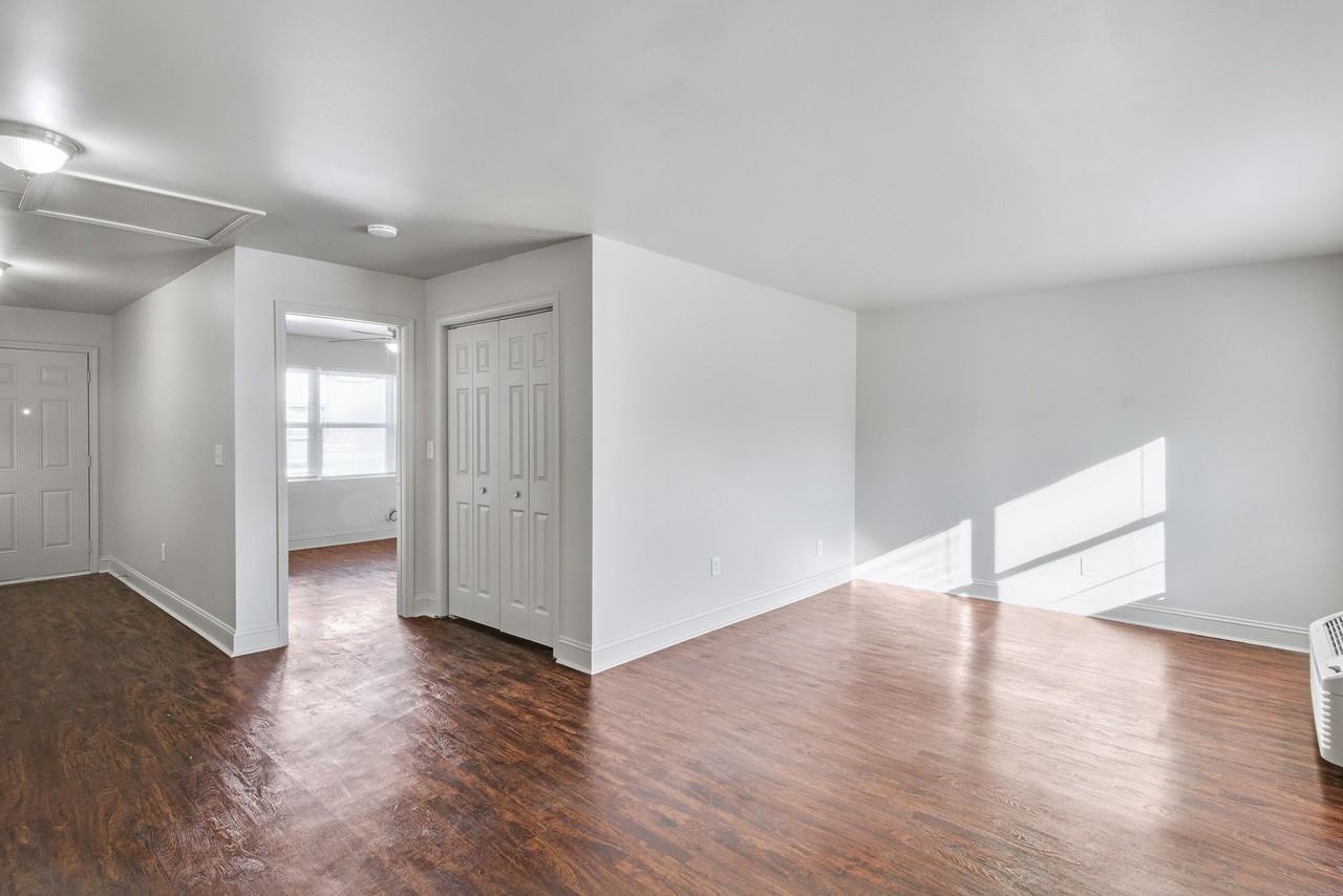 969 Forest Ave Apt B6 #B6 - Photo 6 of 19