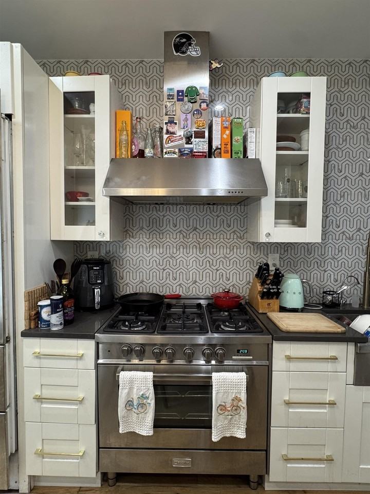 164 Harrison Ave #2 - Photo 3 of 41