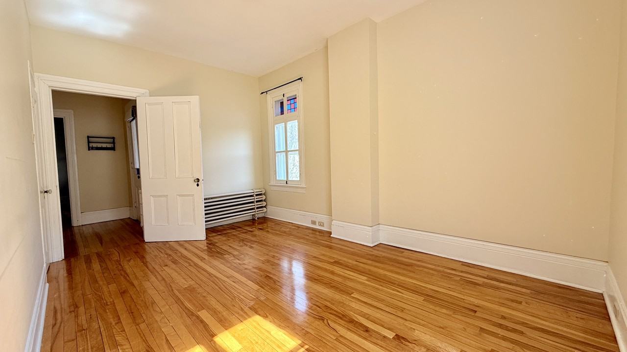 14 Galt St - Photo 2 of 8