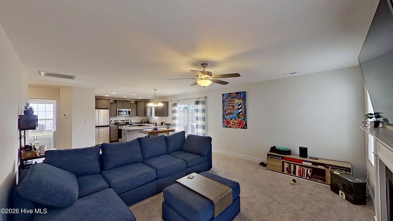 225 Lookout Ln - Photo 4 of 27