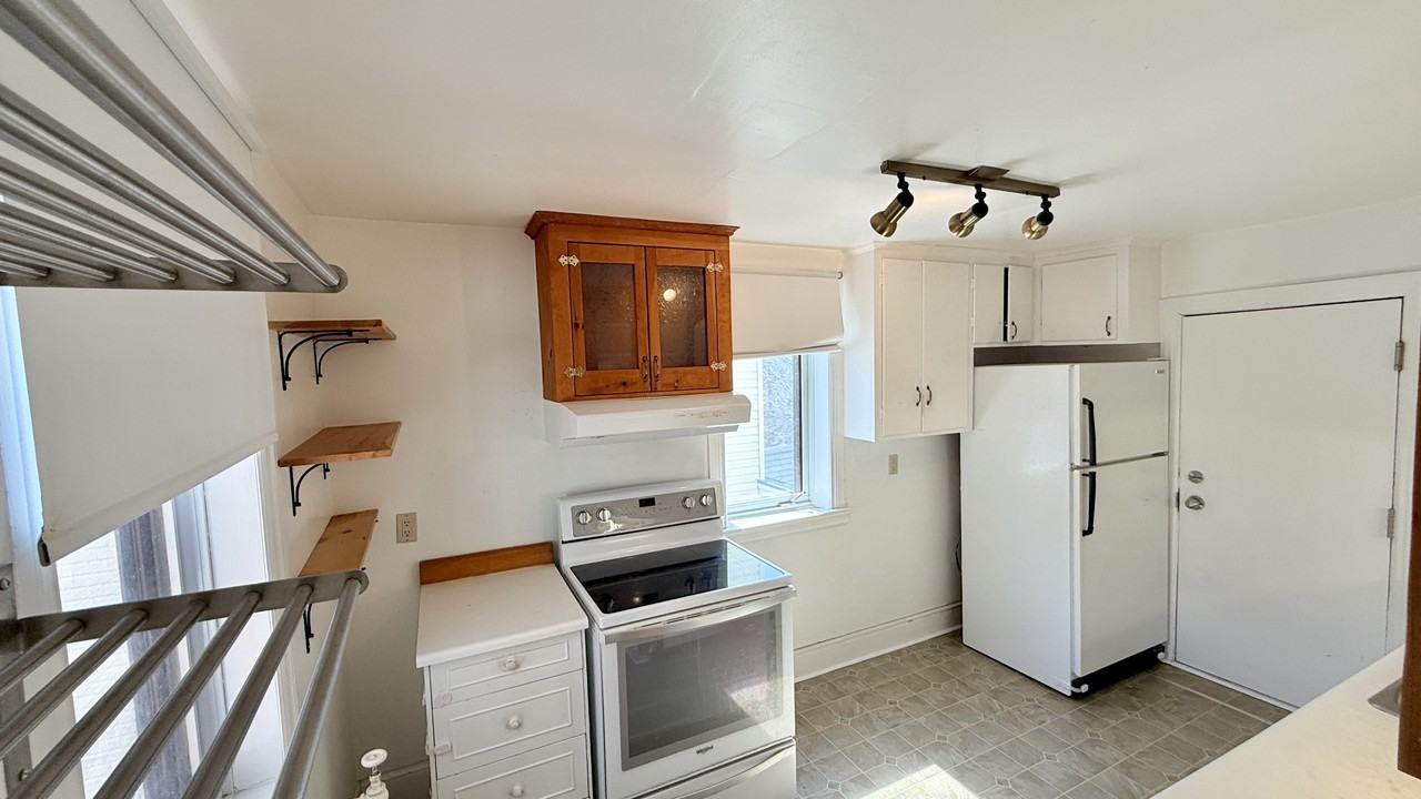 14 Galt St - Photo 6 of 8