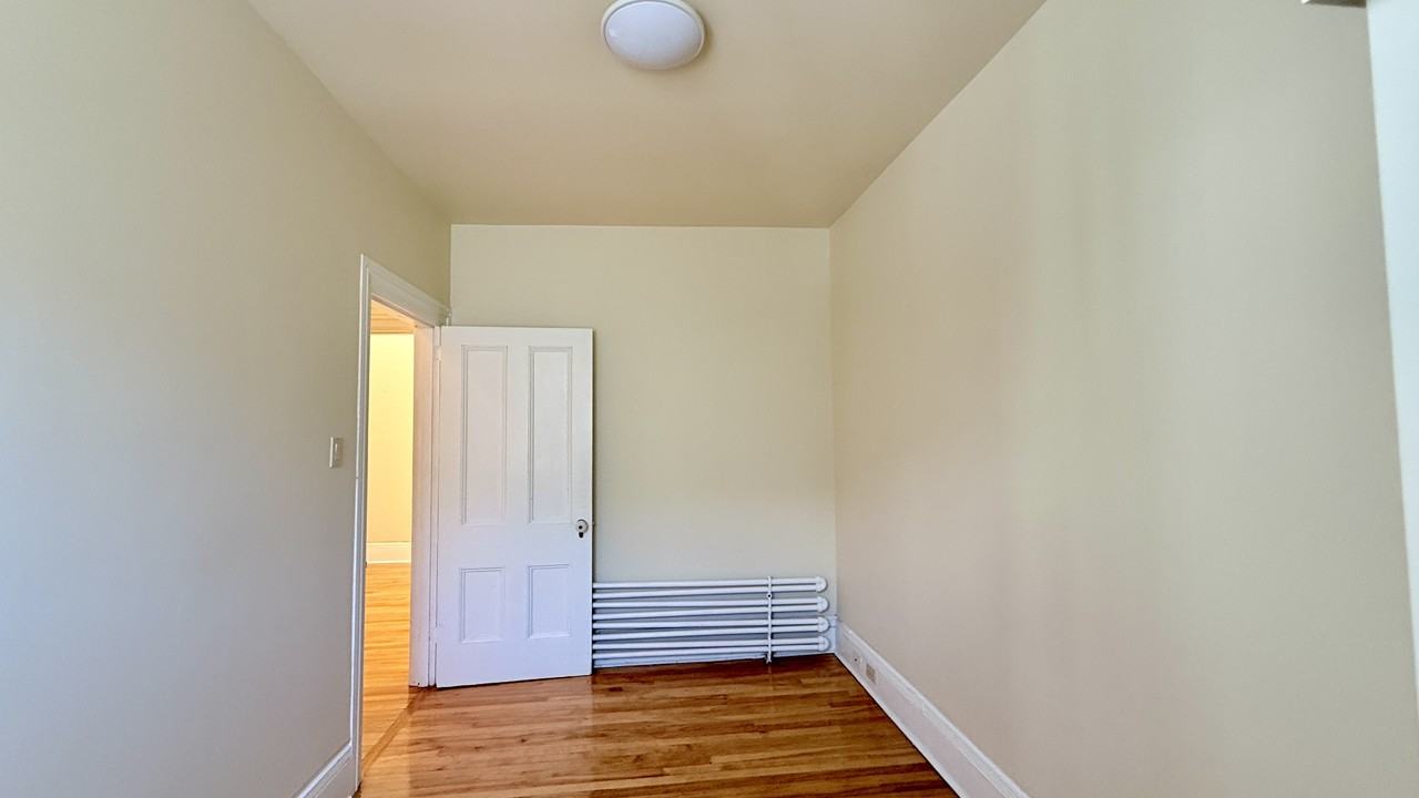 14 Galt St - Photo 5 of 8
