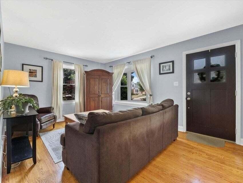 4942 N Berkeley Blvd - Photo 4 of 25