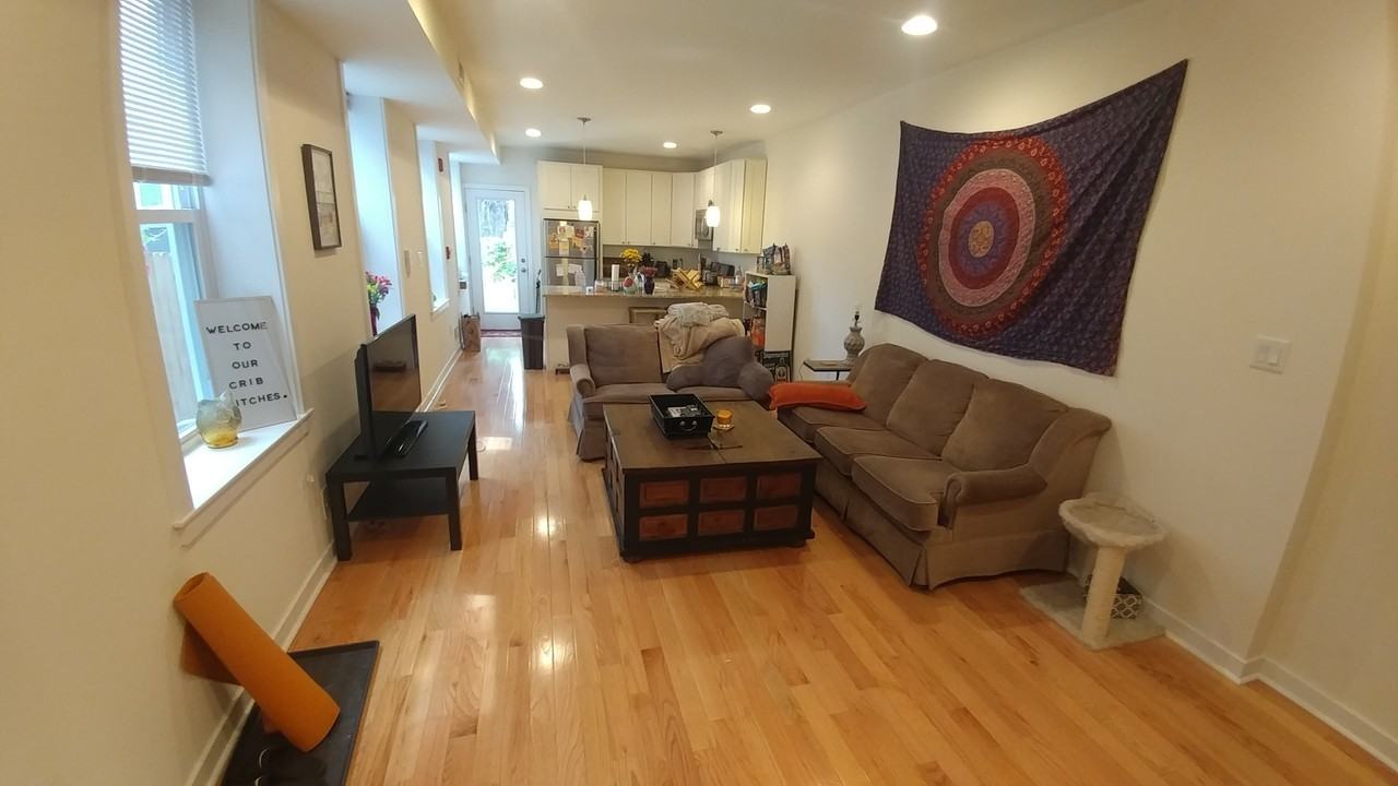 919 N 19th St #1 - Photo 4 of 15