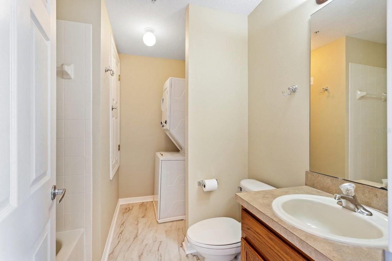 2146 Shaw Ln - Photo 4 of 10