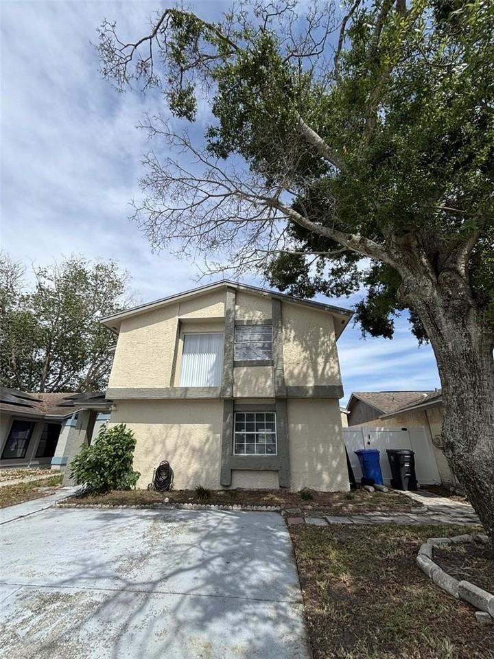 10307 Parkcrest Dr - Photo 2 of 31