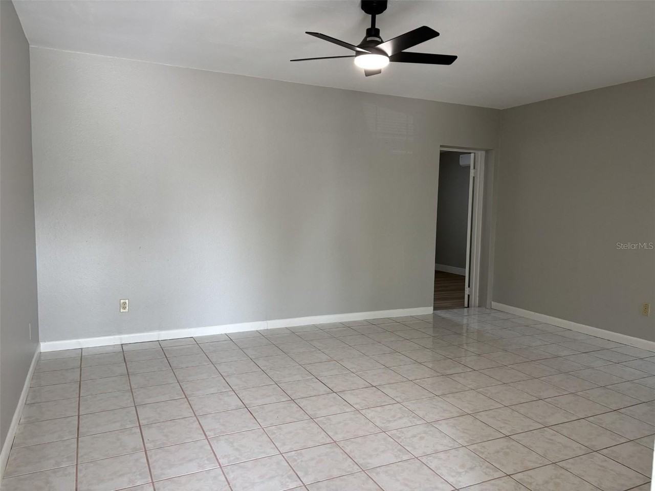 10307 Parkcrest Dr - Photo 4 of 31