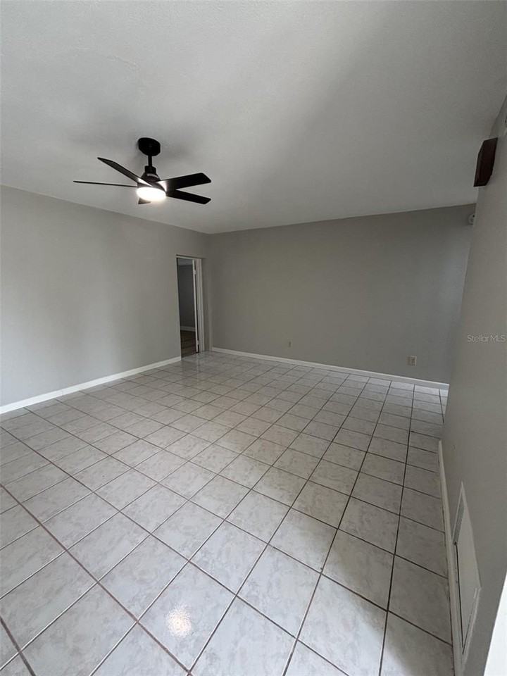 10307 Parkcrest Dr - Photo 5 of 31
