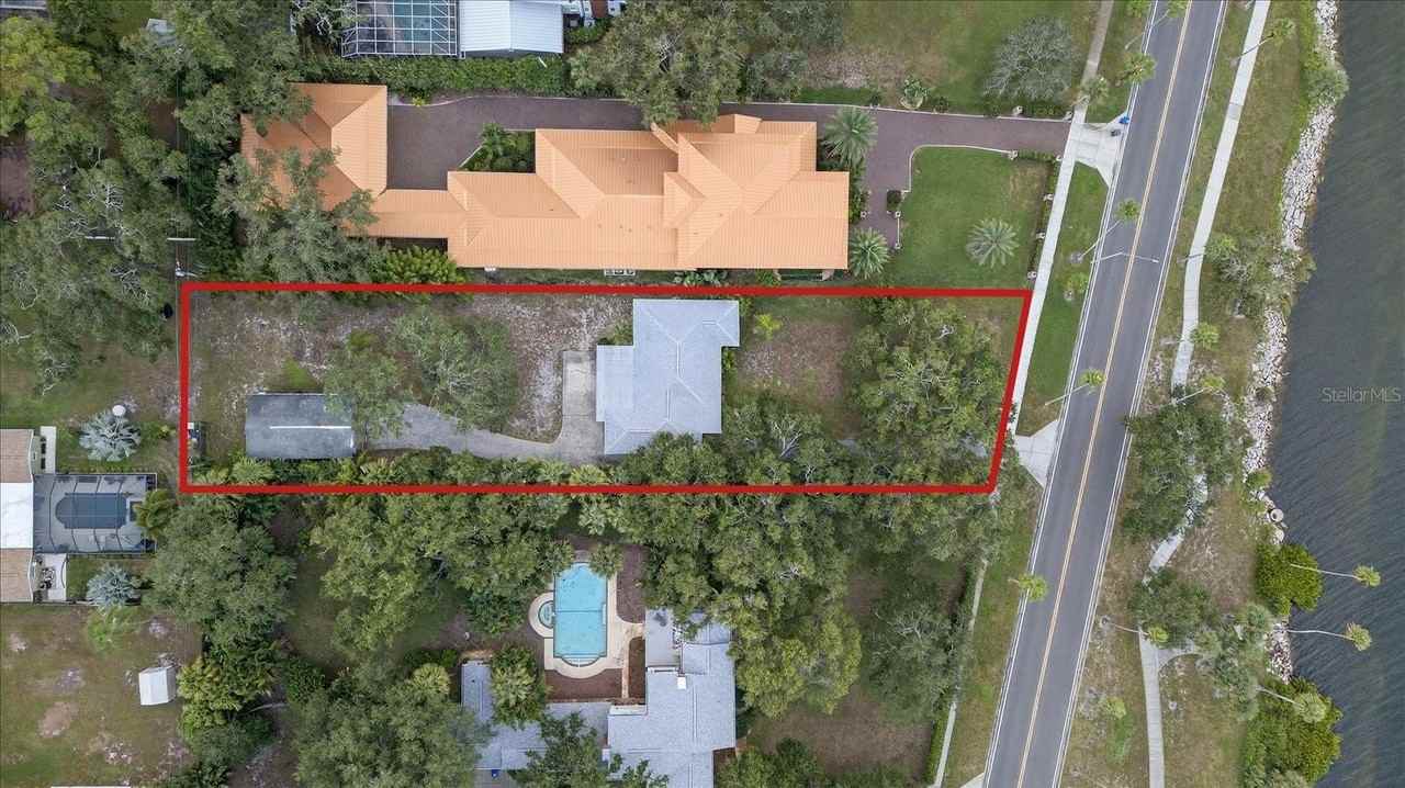215 Edgewater Dr - Photo 2 of 38