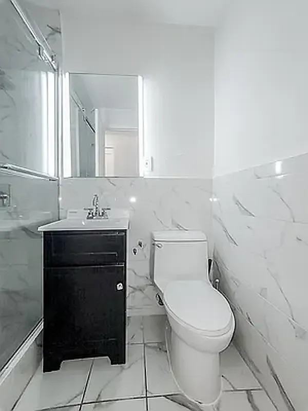 2 E 30th St #4A - Photo 2 of 4