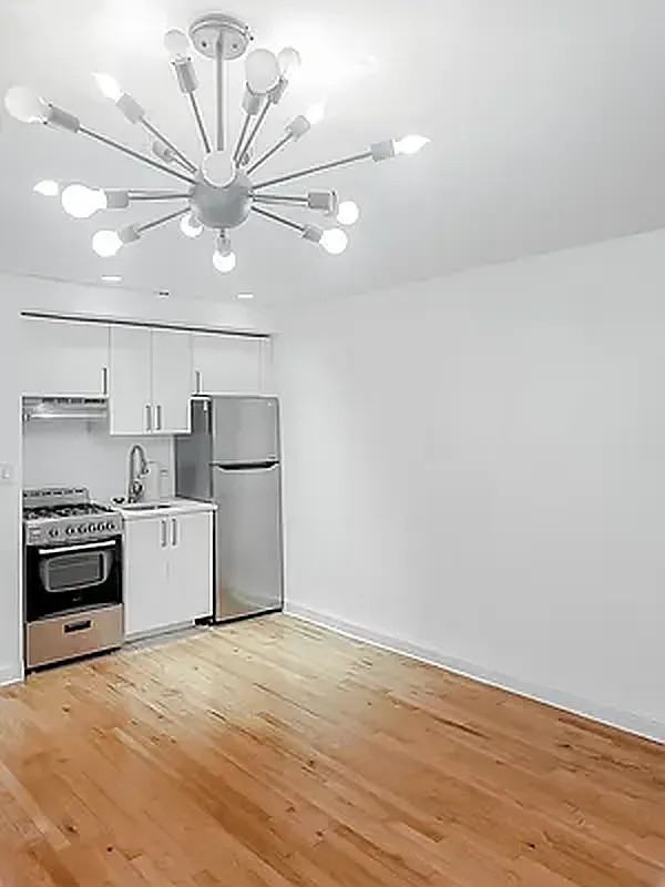 2 E 30th St #4A - Photo 4 of 4