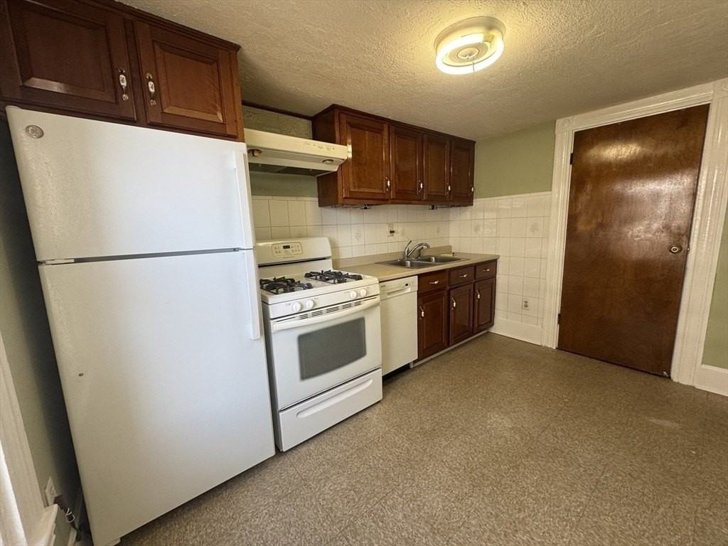 58 Hichborn St #2 - Photo 4 of 14