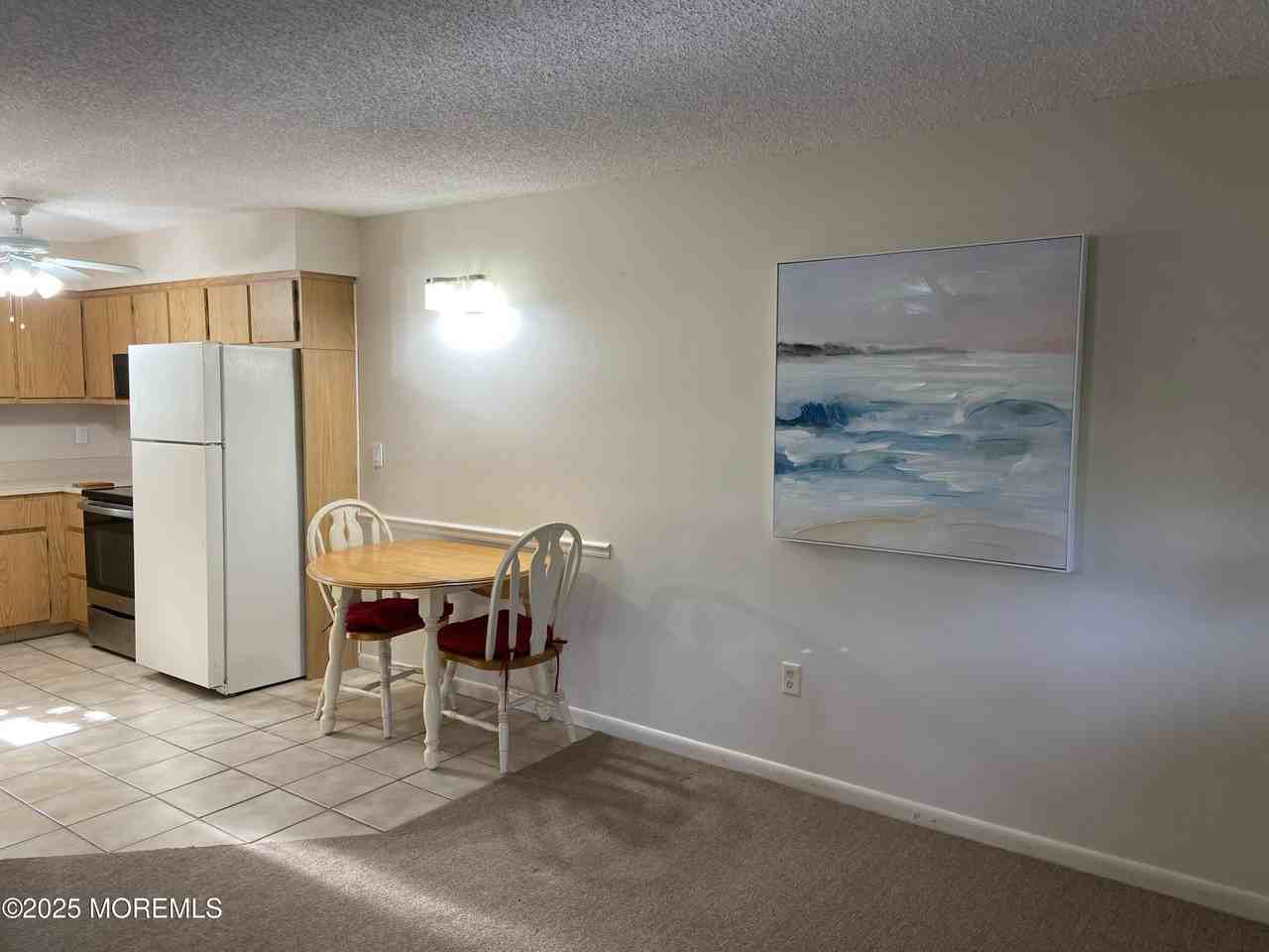 548 Ocean Blvd #8 - Photo 4 of 9
