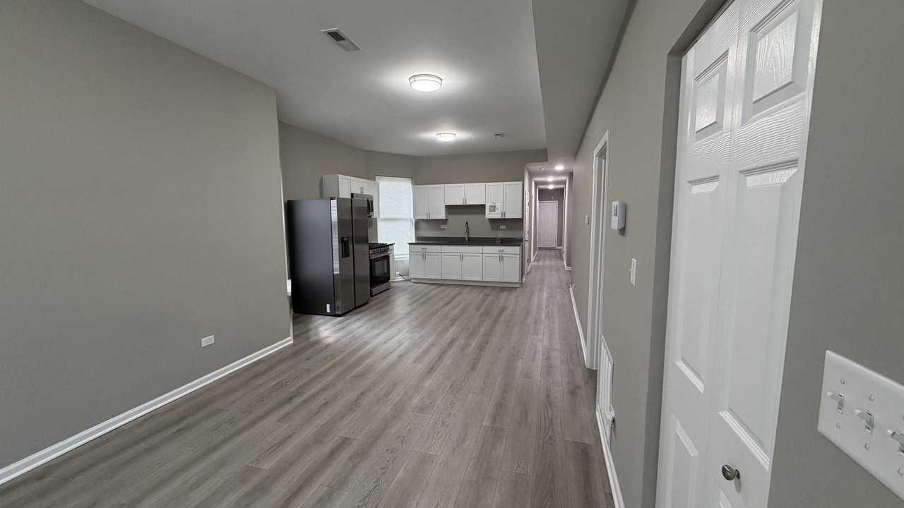 5344 S Aberdeen St #1 - Photo 3 of 17