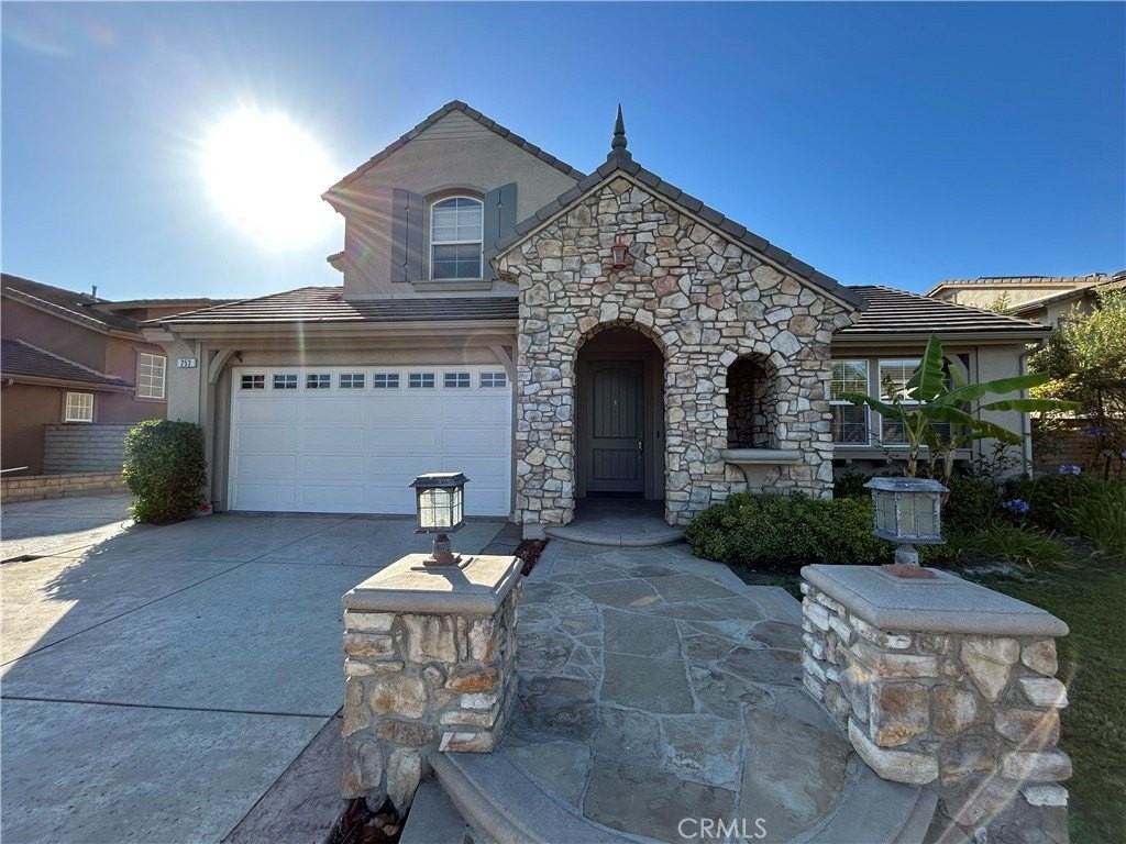 253 Bellafonte Ct - Photo 3 of 20