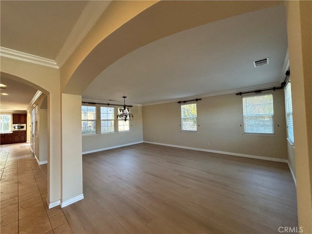 253 Bellafonte Ct - Photo 5 of 20