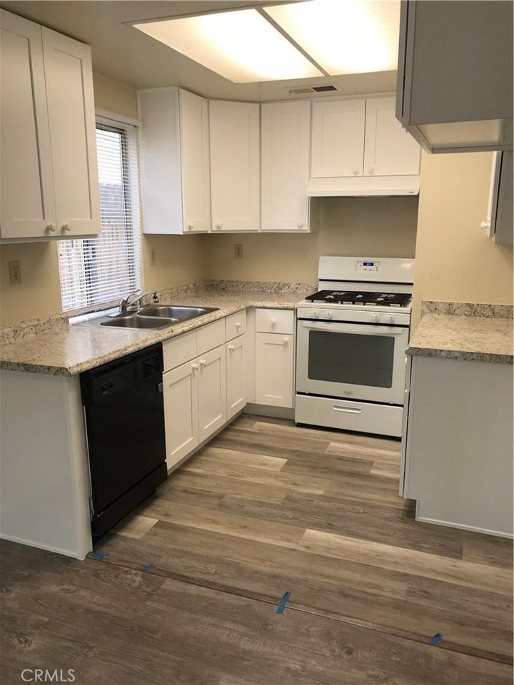 2129 Woodberry Ave #4 - Photo 4 of 11