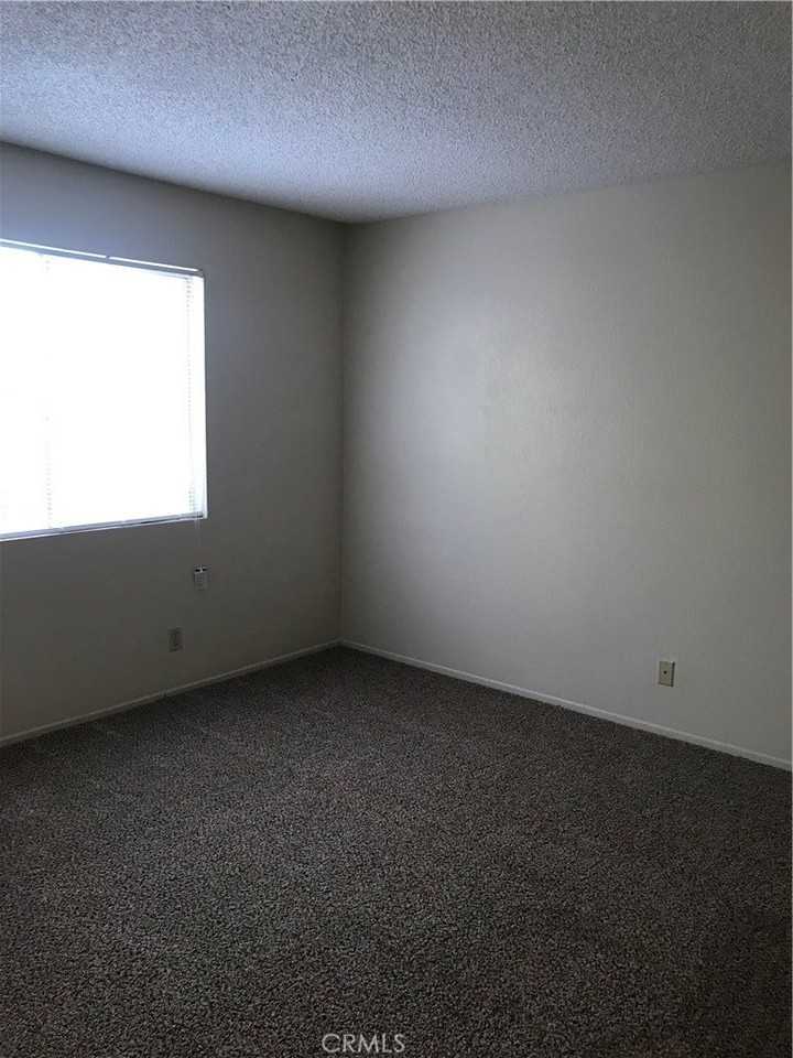 2129 Woodberry Ave #4 - Photo 7 of 11