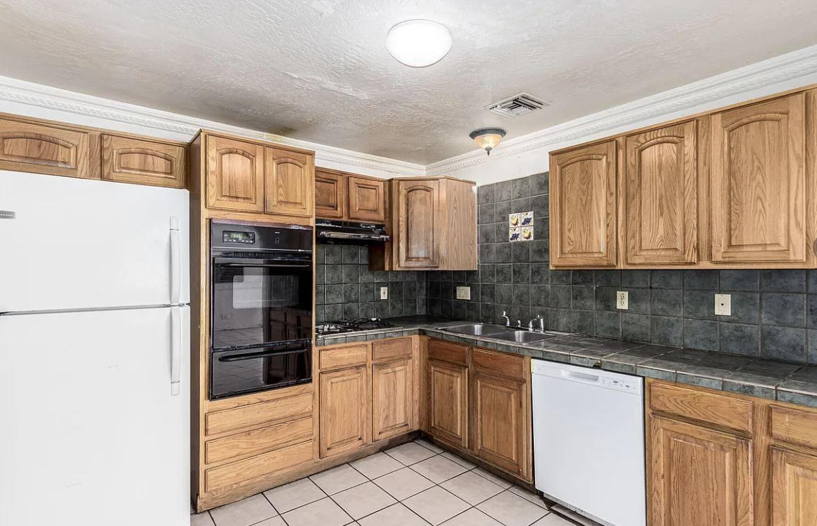 N 27th St - Photo 2 of 9