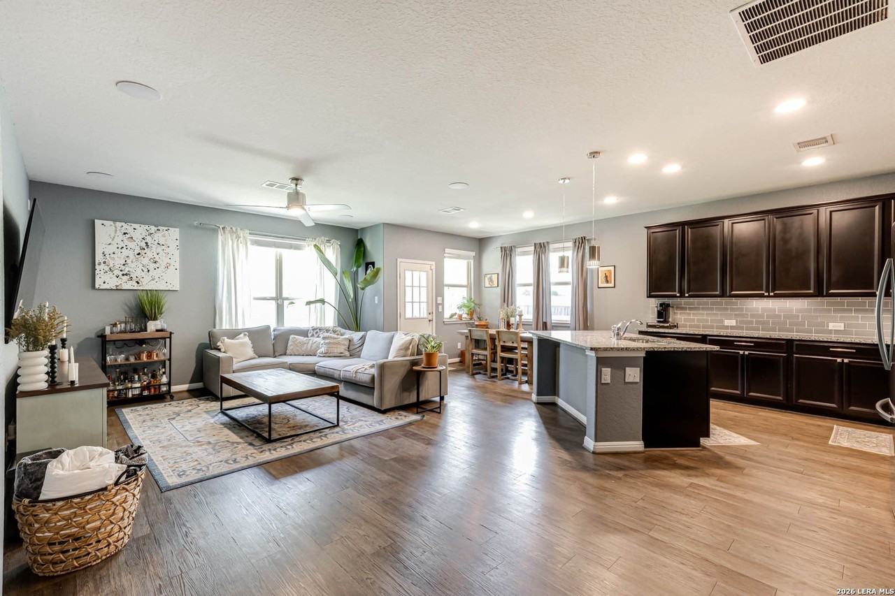 1802 Ayleth Ave - Photo 5 of 21