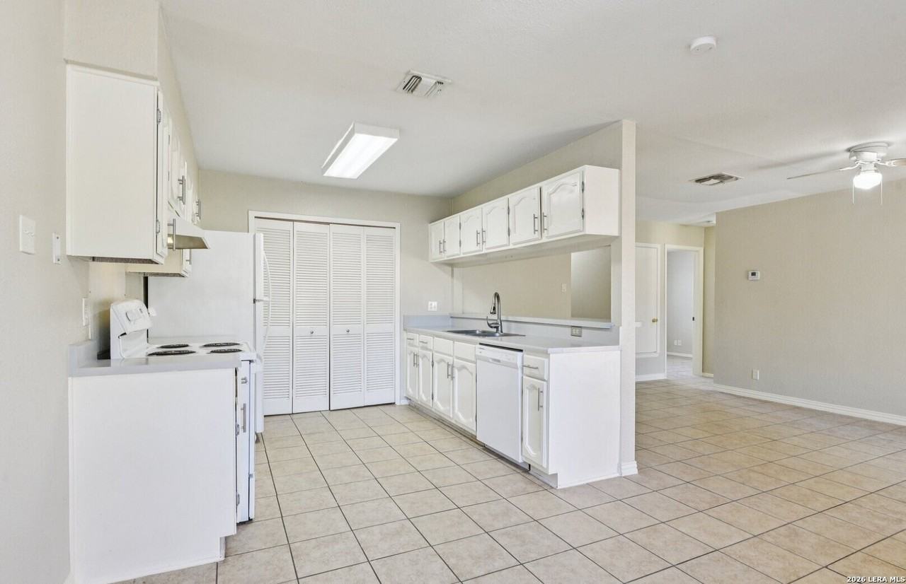 1314 Bitterlake - Photo 2 of 18