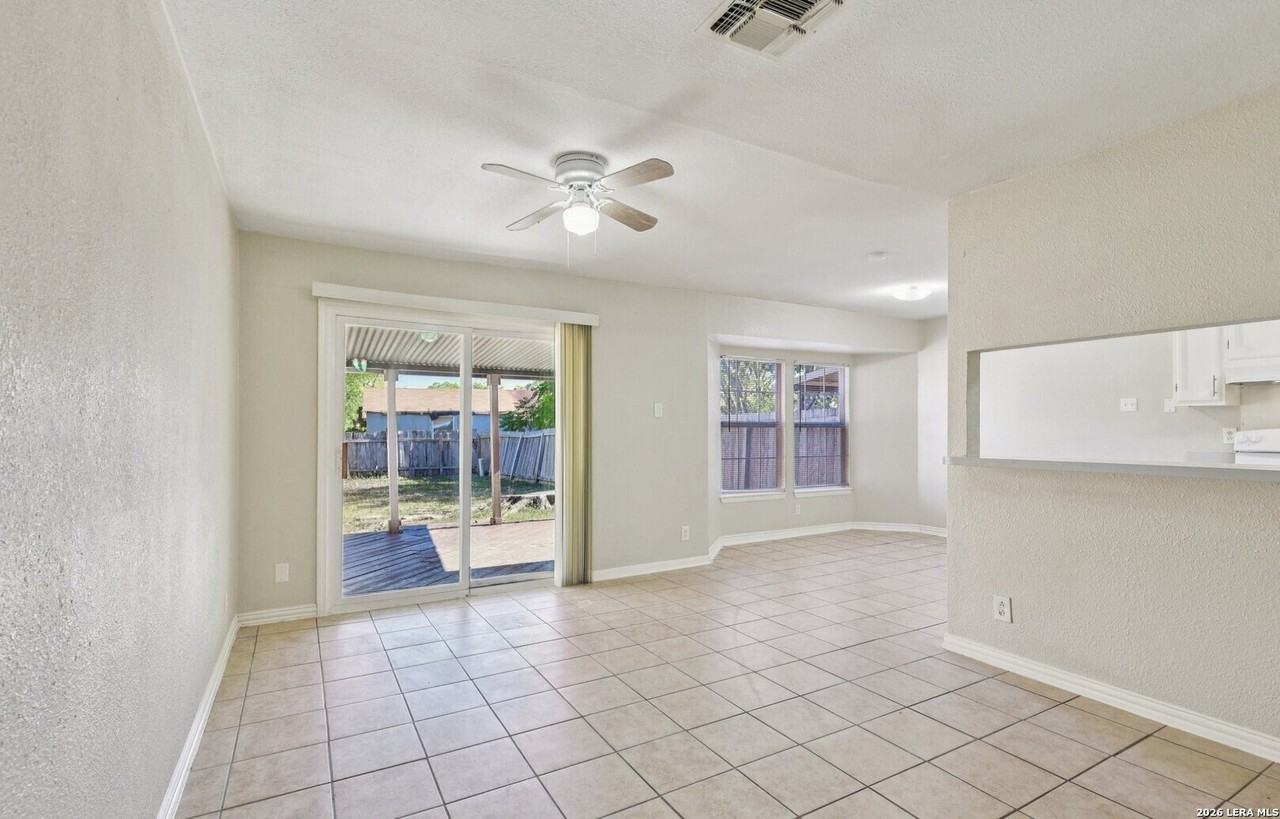 1314 Bitterlake - Photo 3 of 18