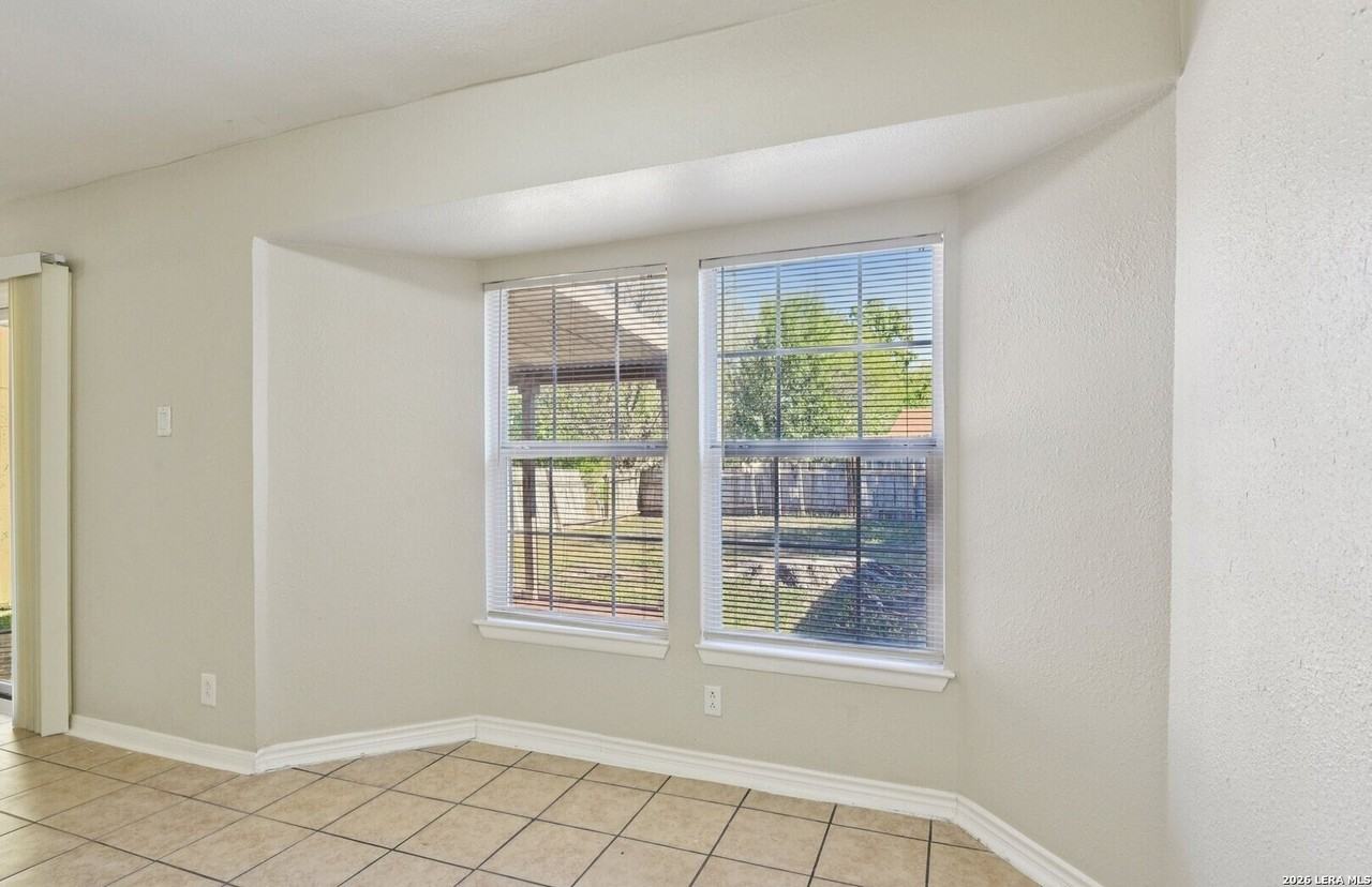 1314 Bitterlake - Photo 4 of 18