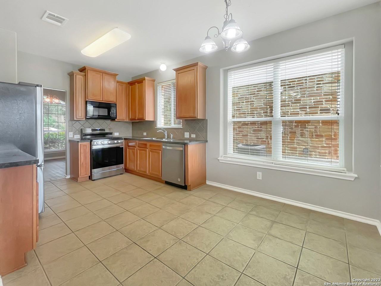 3638 Bennington Way - Photo 6 of 24